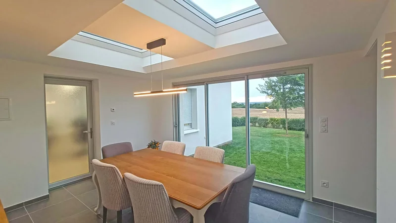 Villa contemporaine construite dans le secteur Futuroscope-Poitiers par Bonahora