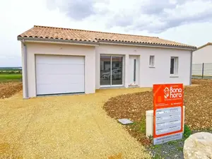 Maison basse consommation RE2020 construite dans la Vienne par Bonahora