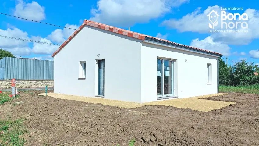 Petite maison moderne réalisée dans le secteur de Poitiers par Bonahora